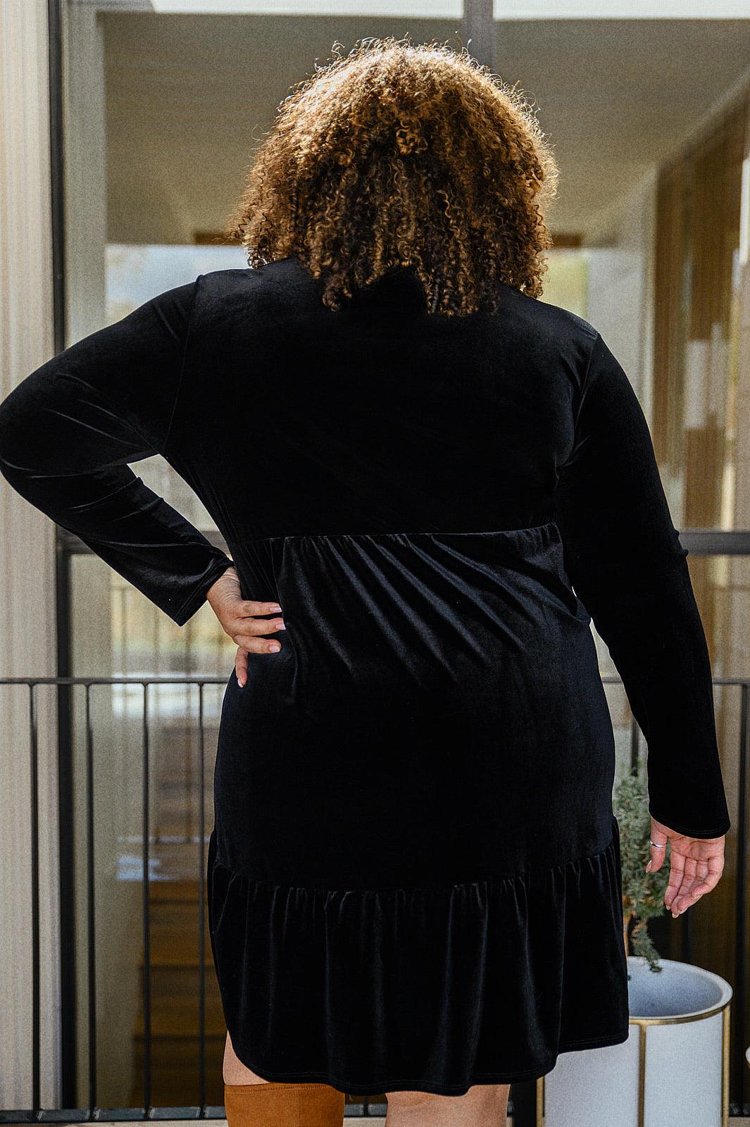 Joslynn Velvet Dress in Black - Sunday Golden